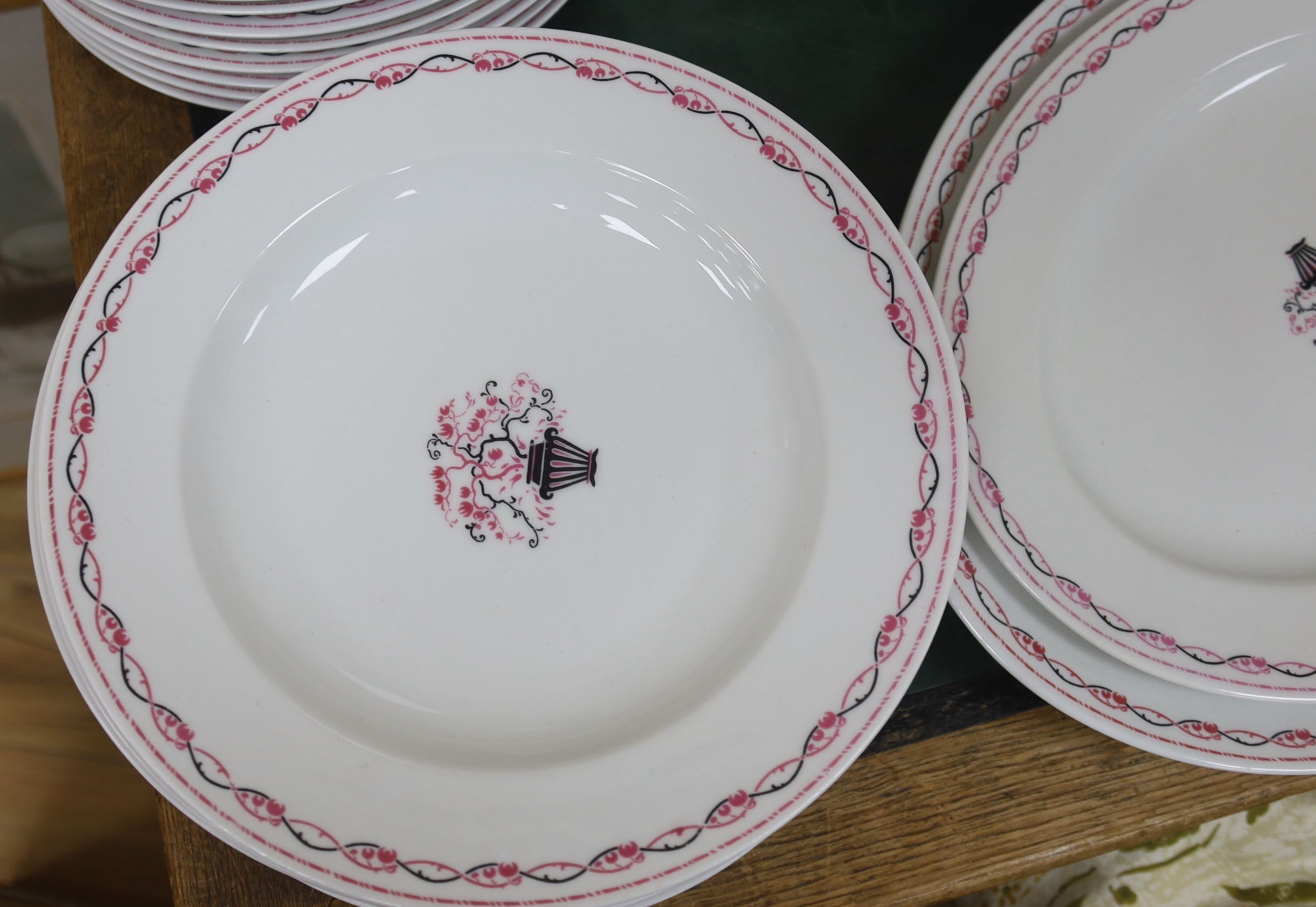 A Limoges ‘la maitrise’ part dinner service